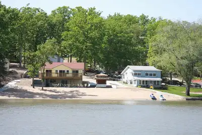 Image de Belle maison du lac sur la plage de Cannonball chez Captain Ron's # 28