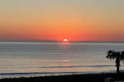 Image de Immense Condo Direct Oceanfront 3r / 3ba - Géré par le Propriétaire