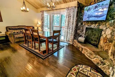Image de 3 Chambre Maison de Ville à la base du Sommet Ski Resort!