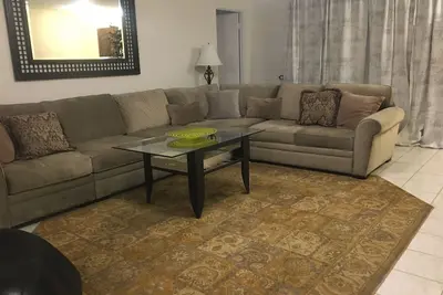 Image de Seulement 6 Mile à Coachella-, Belle maison, près de tout