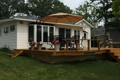 Image de Island Cottage avec 17 milles de canaux et lacs.