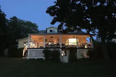 Image de Vues panoramiques sur le lac Keuka et couchers de soleil à couper le souffle!