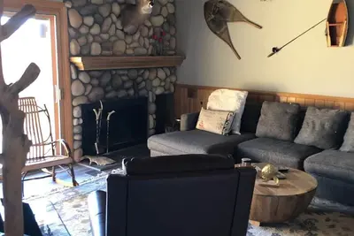 Image de Harbor Springs Condo, 2400 sq. Ft. , 5 chambres, 3 bains, 3 niveaux, très propre