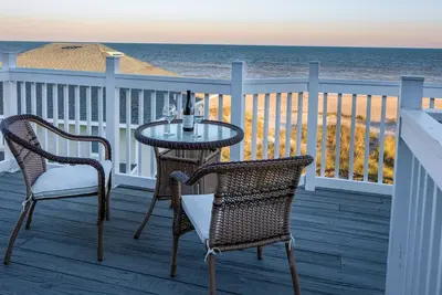 Image de Condo bord de mer avec vue sur la plage pittoresque