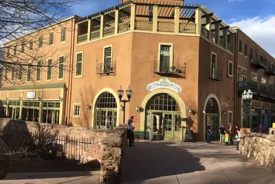 Image de Loft dans Historic Spa Building dans le centre de Manitou Springs