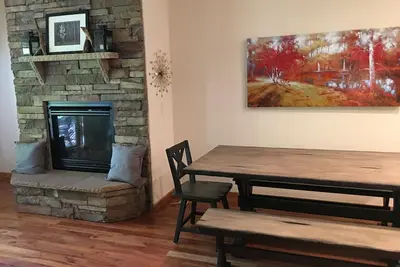 Image de Ce magnifique condo spacieux est situé juste à côté de la rue Main à Ouray.