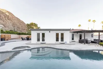 Image de Desert Retreat 4Bd, piscine, spa et intimité à La Quinta avec vue sur la montagne