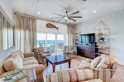 Image de Maison de ville sur la plage pour 8 personnes, rénovée en 2016, dans la région de Laguna Beach. 2 unités disponibles.
