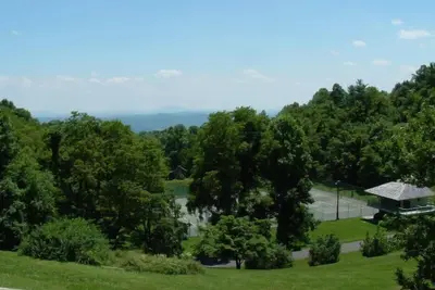 Image de Vue imprenable de cette montagne confortable s'éloigner sur Blue Ridge Parkway