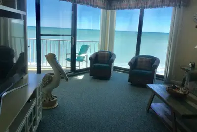 Image de Un Ocean Place * Oceanfront Condo * \"La Vue A Couper Le Souffle\"! !