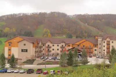 Image de Tamarack Club 4 Season Condo - Holiday Valley Resort, Ellicottville, État de New York