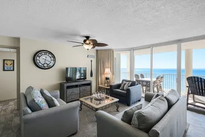 Image de Tour 4, 5e étage 2Bdr / 2Bath End Unit! ! Vues spectaculaires! ! Chaises De Plage Gratuites! !