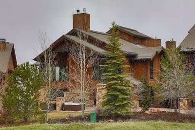 Image de Meilleur bloc de luxe 3br / 4ba Juniper Landing Th-1 de la télécabine Waldorf