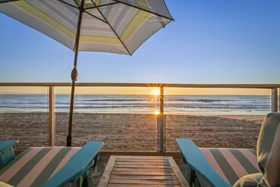 Image de Magnifique Condo 1br Beachfront 1 pâté de maisons de Carlsbad Village