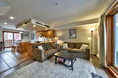 Image de Ski-in / Village Ski-out Prime Location 3br, 2ba, Timberline Village, bain à remous