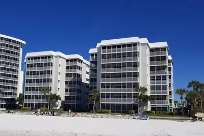 Image de Condo de luxe en bord de mer donnant sur le golfe