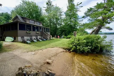 Image de Réservation pour l'été 2020! Kid + Pet Friendly Gradual Beach Big Sunny Yard Boats