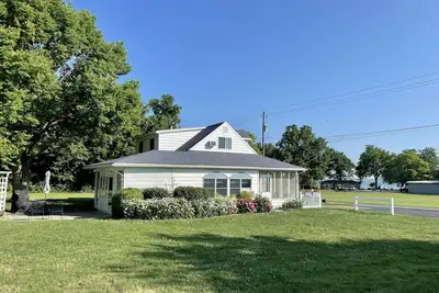 Image de Spacieux et confortable 4 chambres, 3 Bath Island Home, 12 personnes, vue sur le lac