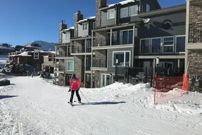 Image de Vrai Ski-in \/ Ski-out de luxe 3-Br Condo