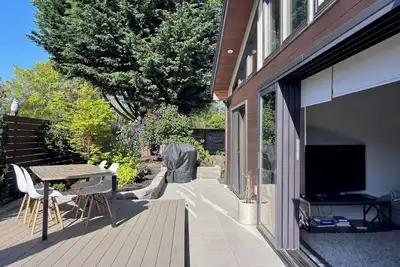 Image de Executive 2 Br West Bellevue - Clyde Hill