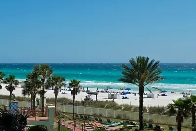 Image de Fabuleux tarifs d'automne! ! ! Condo De Plage Au 3eme ÉTAGE Avec Vue Imprenable Sur L'Ocean Et La Piscine!