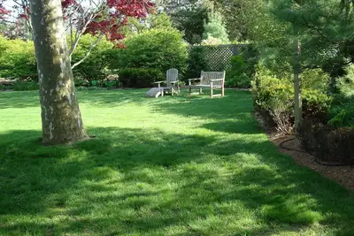Image de Détendez-vous et profitez de cet endroit privé à Hampton Bays