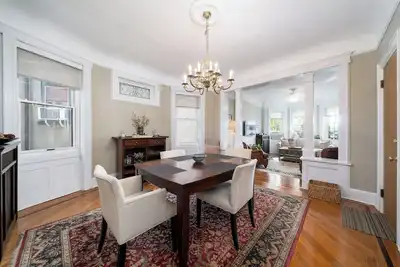Image de Emplacement parfait! 2 Br appartement privé w / terrasse, Nyc View