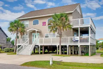Image de Venez rester et vous détendre Oceanside à Salvo! Dog-Friendly w \/ Hot Tub, salle de jeux, WiFi