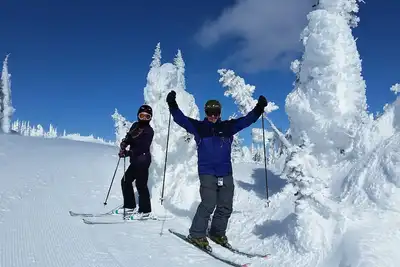 Image de Studio confortable dans le village de Sun Peaks!