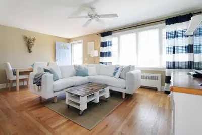 Image de The Beach House - Cottage de charme proche de tout!