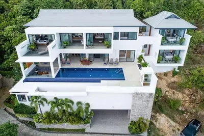 Image de Luxe villa de 5 chambres avec piscine à débordement