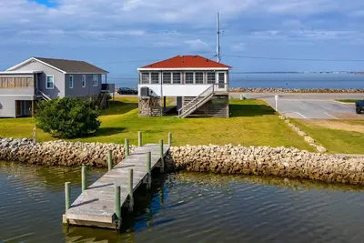 Image de 275 - Water Front Home avec Pier, Decked Screen, et plus encore!