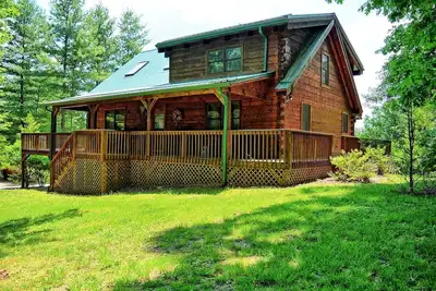 Image de Montagne Héritier-Belle Cabin w \/ Hot Tub, Table de billard, Wi-Fi et Ac!