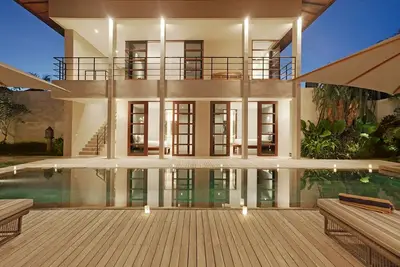 Image de Réservez 2 chambres dans une villa de luxe de 4 chambres, service quotidien du personnel, sans stress!