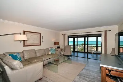 Image de Buttonwood 467 - Condo 3 chambres avec plage privée avec chaises longues et parasol fourni, 2 piscines, centre de fitness et courts de tennis.