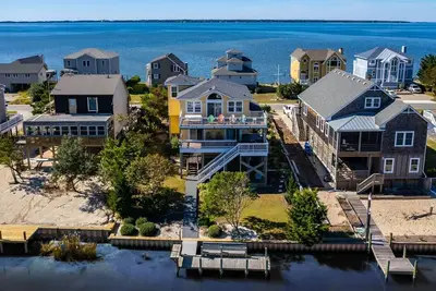 Image de 433 - Location au bord de l'eau de Nags Head Cove avec terrasse à plusieurs niveaux et bain à remous