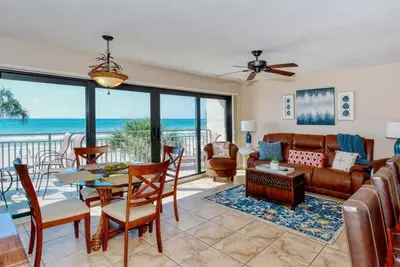 Image de Firethorn 330 - Condo 2 chambres avec plage privée avec chaises longues et parasol fourni, 2 piscines, centre de fitness et courts de tennis.
