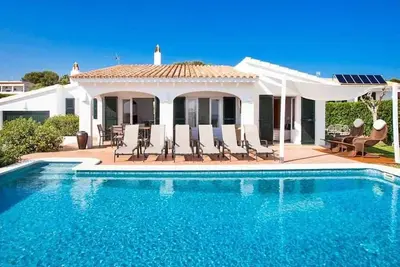 Image de Villa Bini Oran - Grande piscine, vue sur la mer, près de la plage