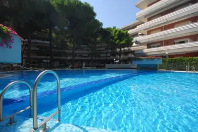 Image de Appartement dans jolie résidence en bord de mer avec piscine