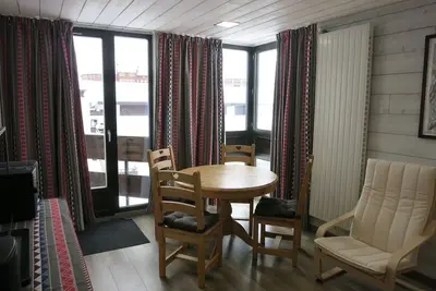 Image de Tres Bel Appartement Entierement Renove Pied Des Pistes  - Roche Rouge B23