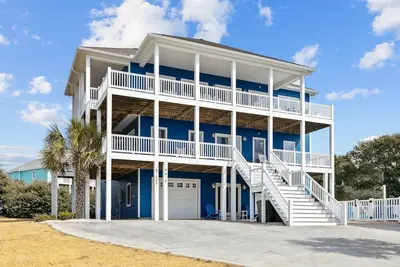 Image de Maison de 2e rangée à Spinnakers! Superbes vues, salle des médias, piscine privée