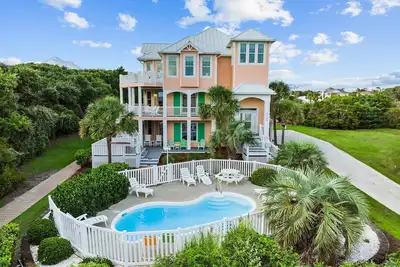 Image de Maison haut de gamme, 2e rangée, avec vue, piscine privée, bain à remous, passerelle semi-privée