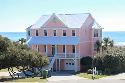 Image de Grande maison Oceanfront, Dog Friendly w / Pool in Spinnaker's Reach.