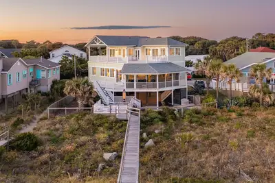 Image de ~ * Sea Salt House * ~ Piscine CHAUFFÉE * Oceanfront & Superbe * Réservez pour 2020 maintenant!