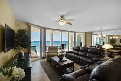Image de Long Beach Resort 2 Br / 2 Ba ** Magnifique condo rénové ** Chaises de plage gratuites!