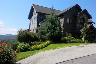 Image de Cabine de luxe sur 1 acre avec de superbes vues dans une subdivision fermée