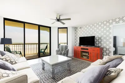 Image de Chas. Oceanfront Villas 106 ~ Brand New! ~ Intérieur magnifique!