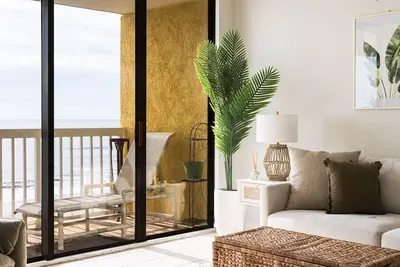Image de L'aigrette gracieuse 'Charleston Coast Vacations' ~ Oceanfront Condo ~ Belle vue ~ 50 \"Tv ~ Wi-Fi ~ Piscines
