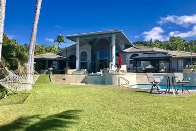 Image de Maison de vacances avec piscine, spa, torches, cascades et vue sur l'océan