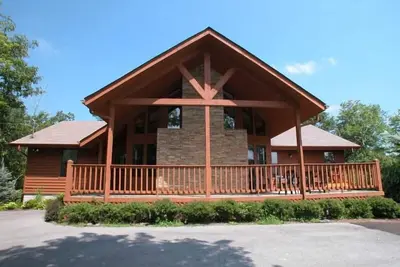 Image de Superbe chalet- * Emplacement parfait pour les réunions de famille, les retraites et les rassemblements *